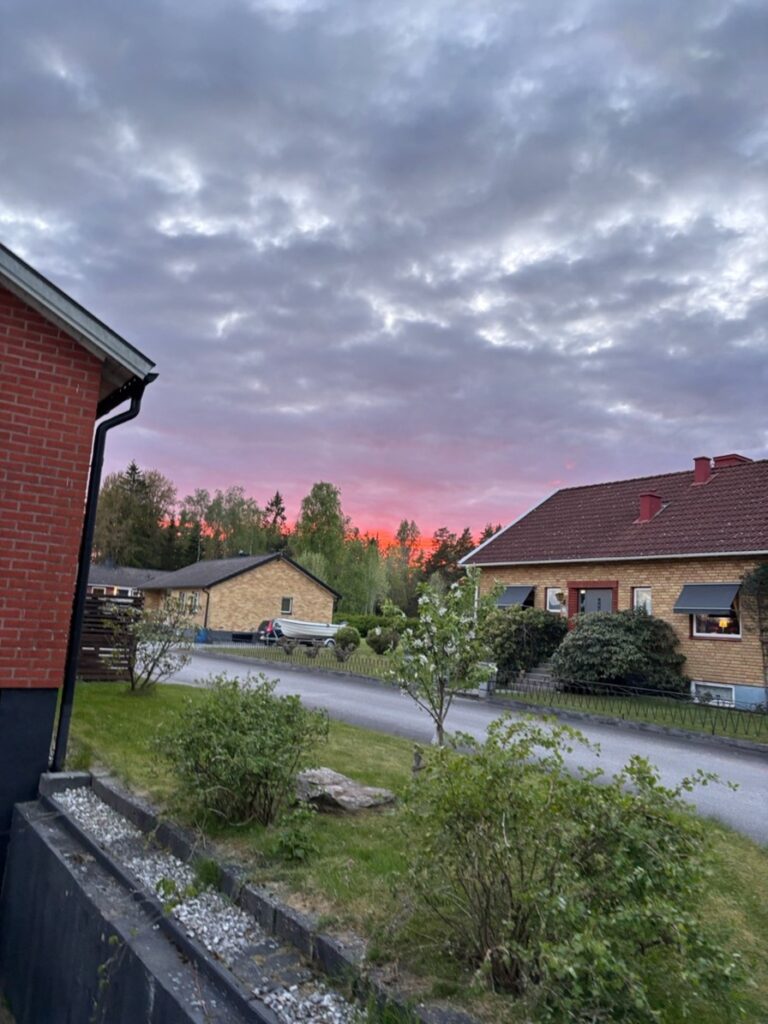 Sonnenuntergang am Haus